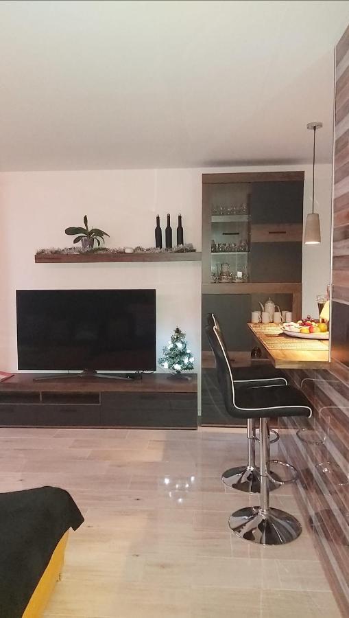 Apartman Navrchu برزنو المظهر الخارجي الصورة